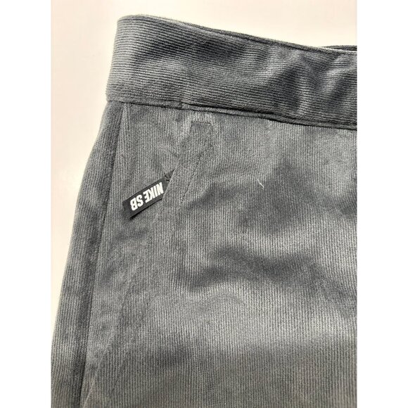 Nike SB (size 34) velours gray shorts - Picture 4 of 9